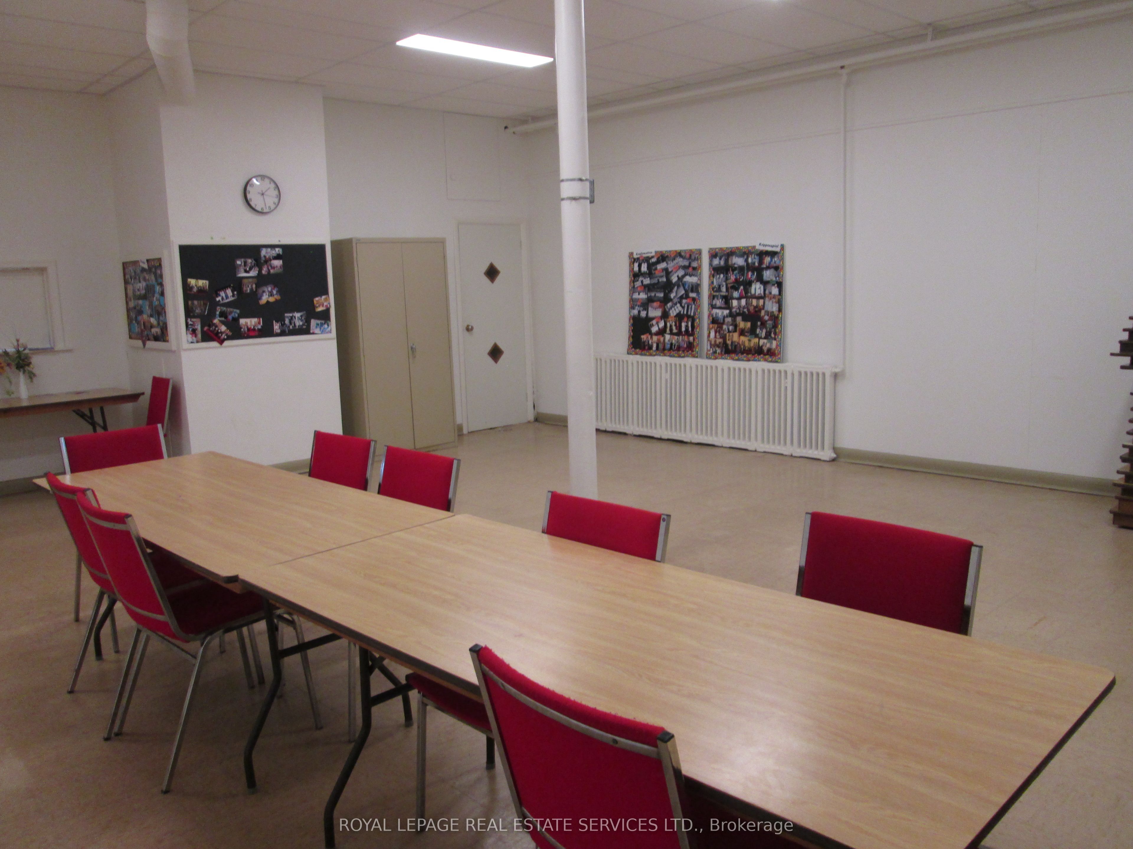 410 College Street Property Photo 14
