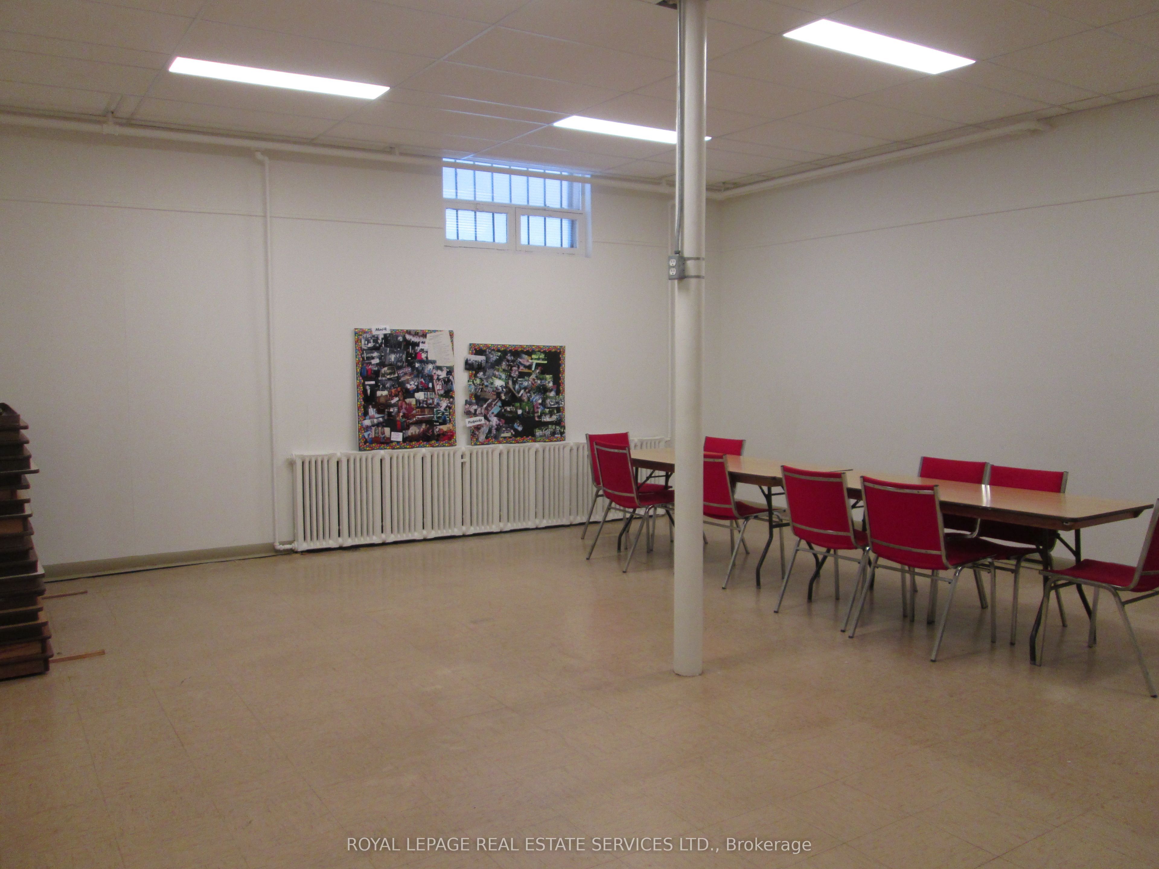 410 College Street Property Photo 15