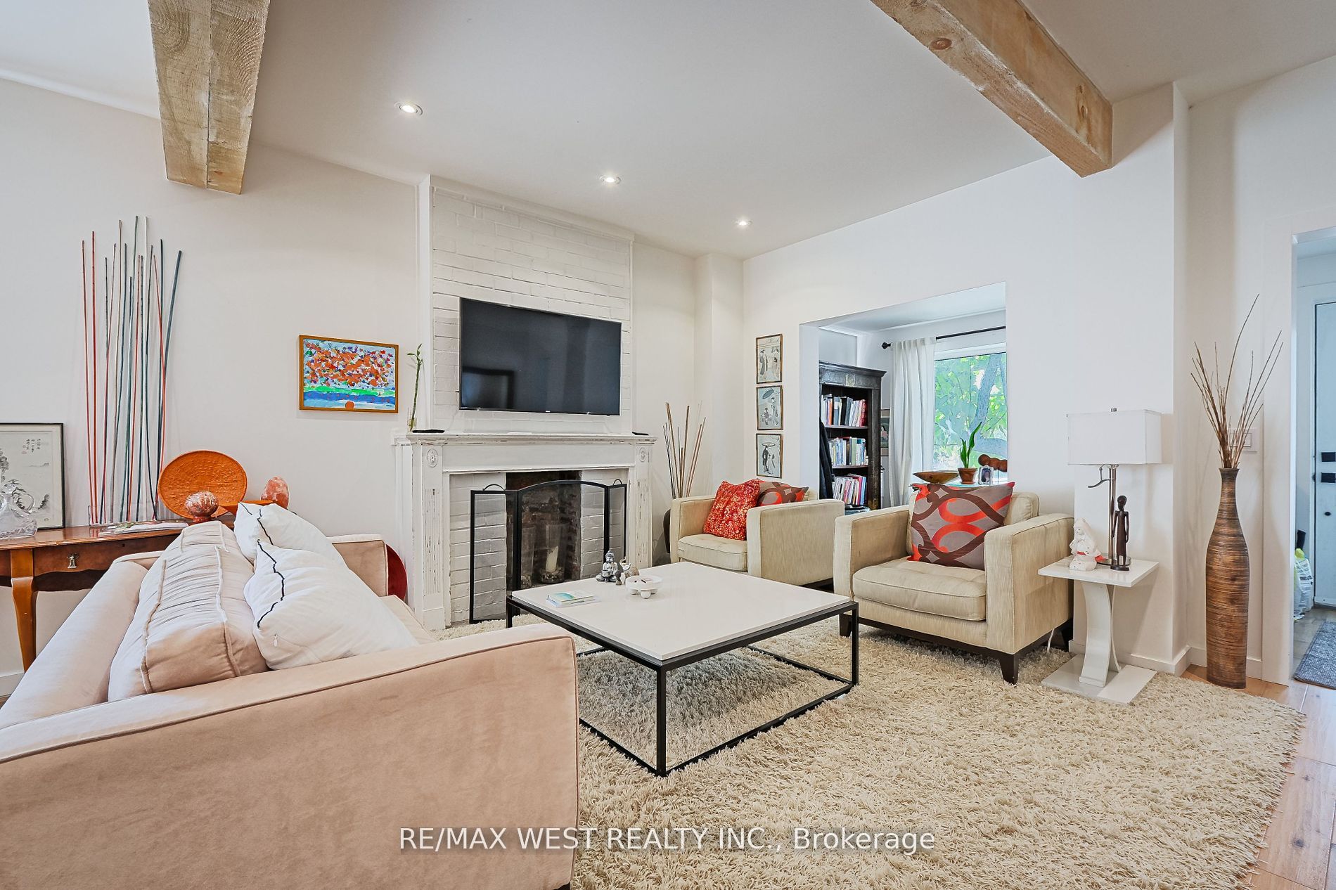 259 Oakwood Avenue Property Photo 6