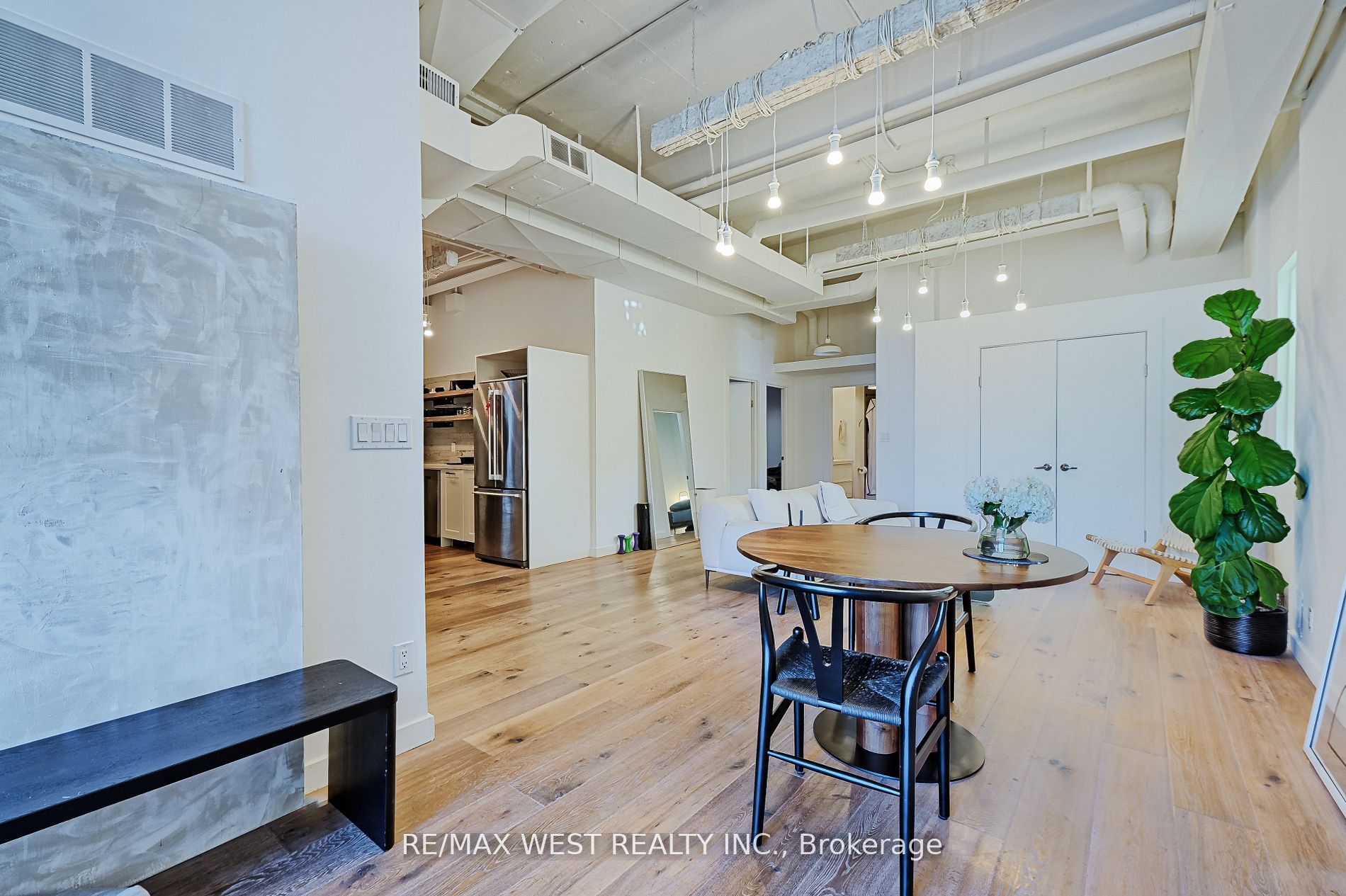 259 Oakwood Avenue Property Photo 10