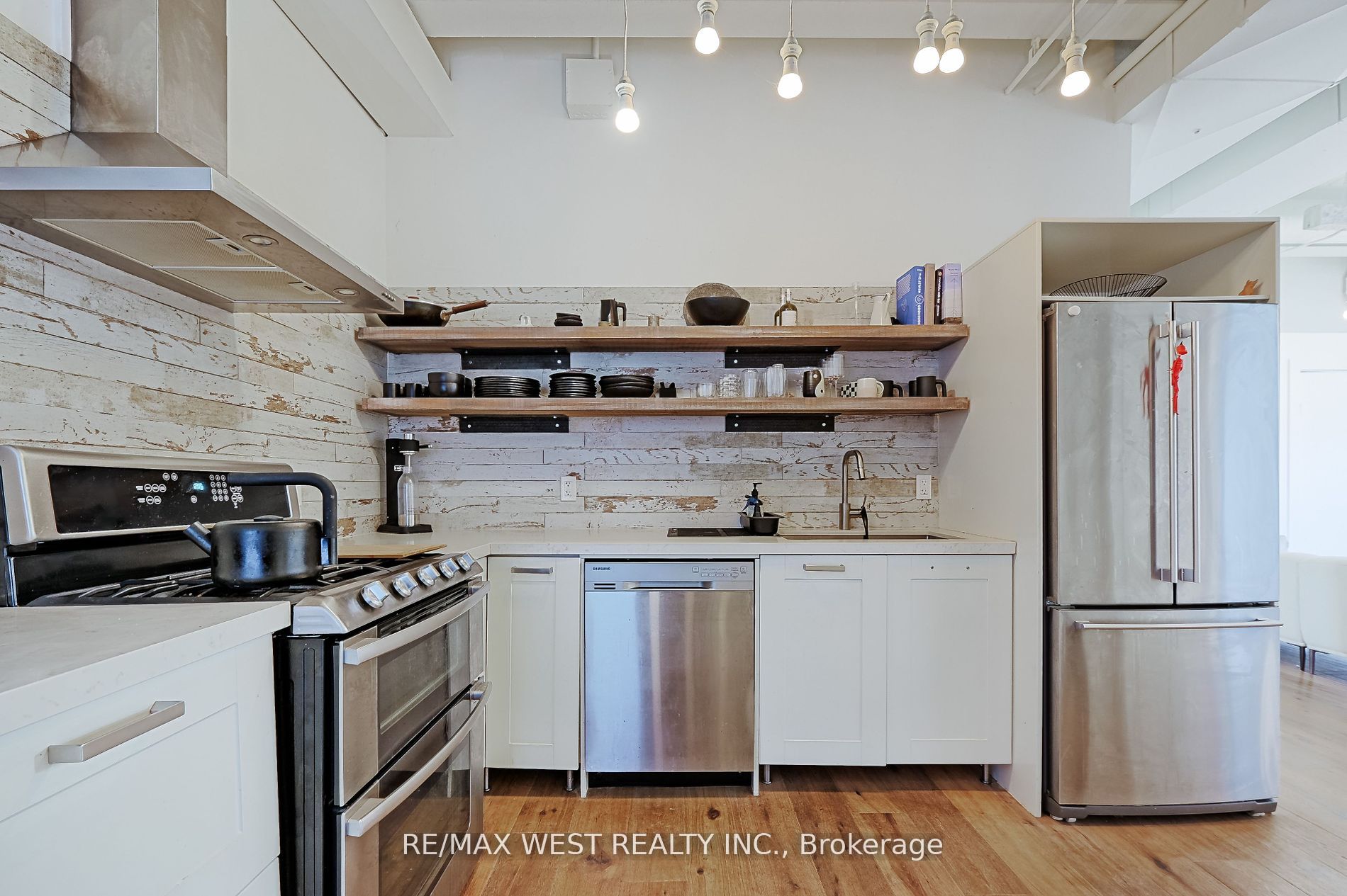 259 Oakwood Avenue Property Photo 15