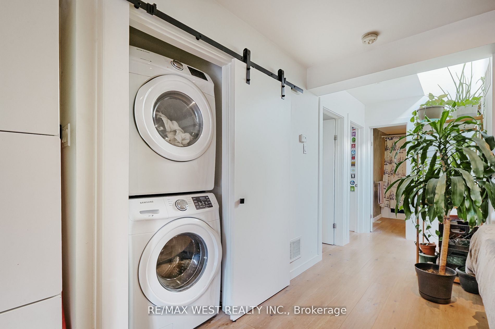 259 Oakwood Avenue Property Photo 22