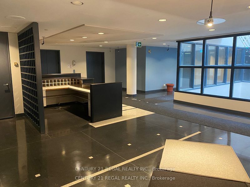 #400 - 622 College Street Property Photo 2