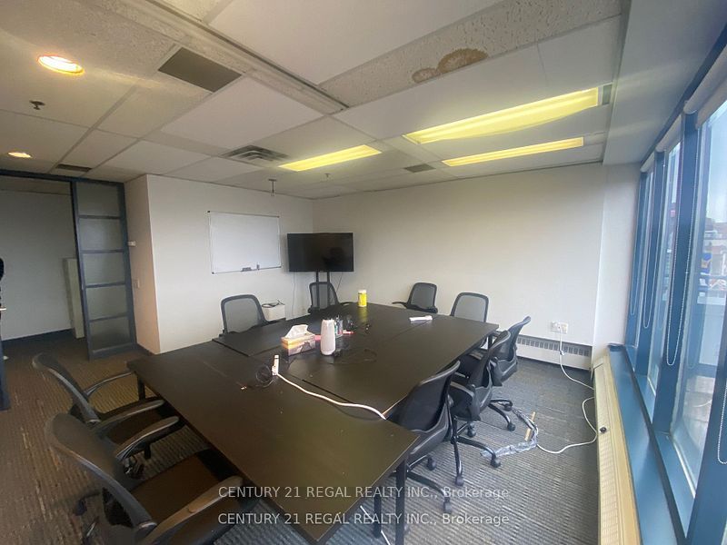 #400 - 622 College Street Property Photo 9