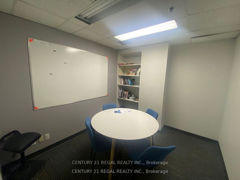 #400 - 622 College Street Property Photo 16