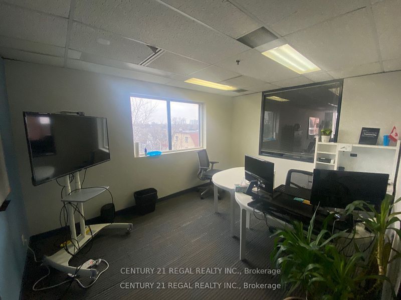 #400 - 622 College Street Property Photo 17