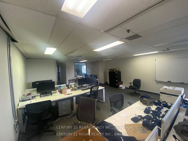 #400 - 622 College Street Property Photo 18