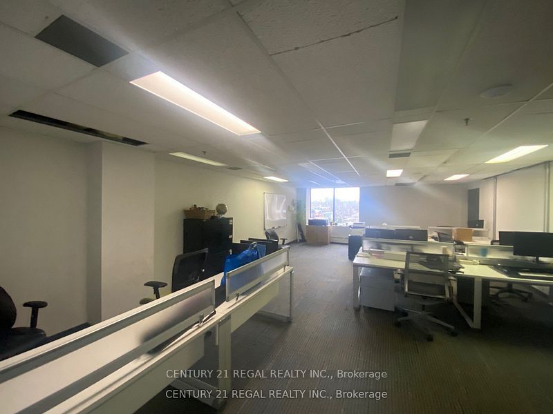 #400 - 622 College Street Property Photo 20