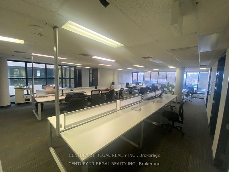 #400 - 622 College Street Property Photo 21