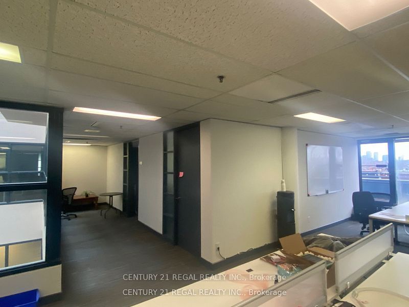 #400 - 622 College Street Property Photo 22