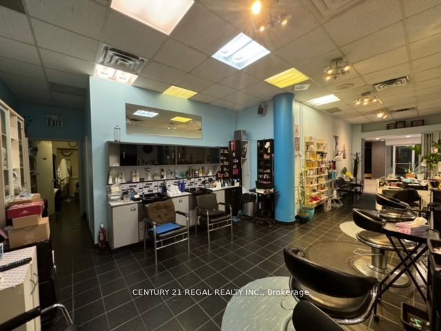 #m3 - 622 College Street Property Photo 6