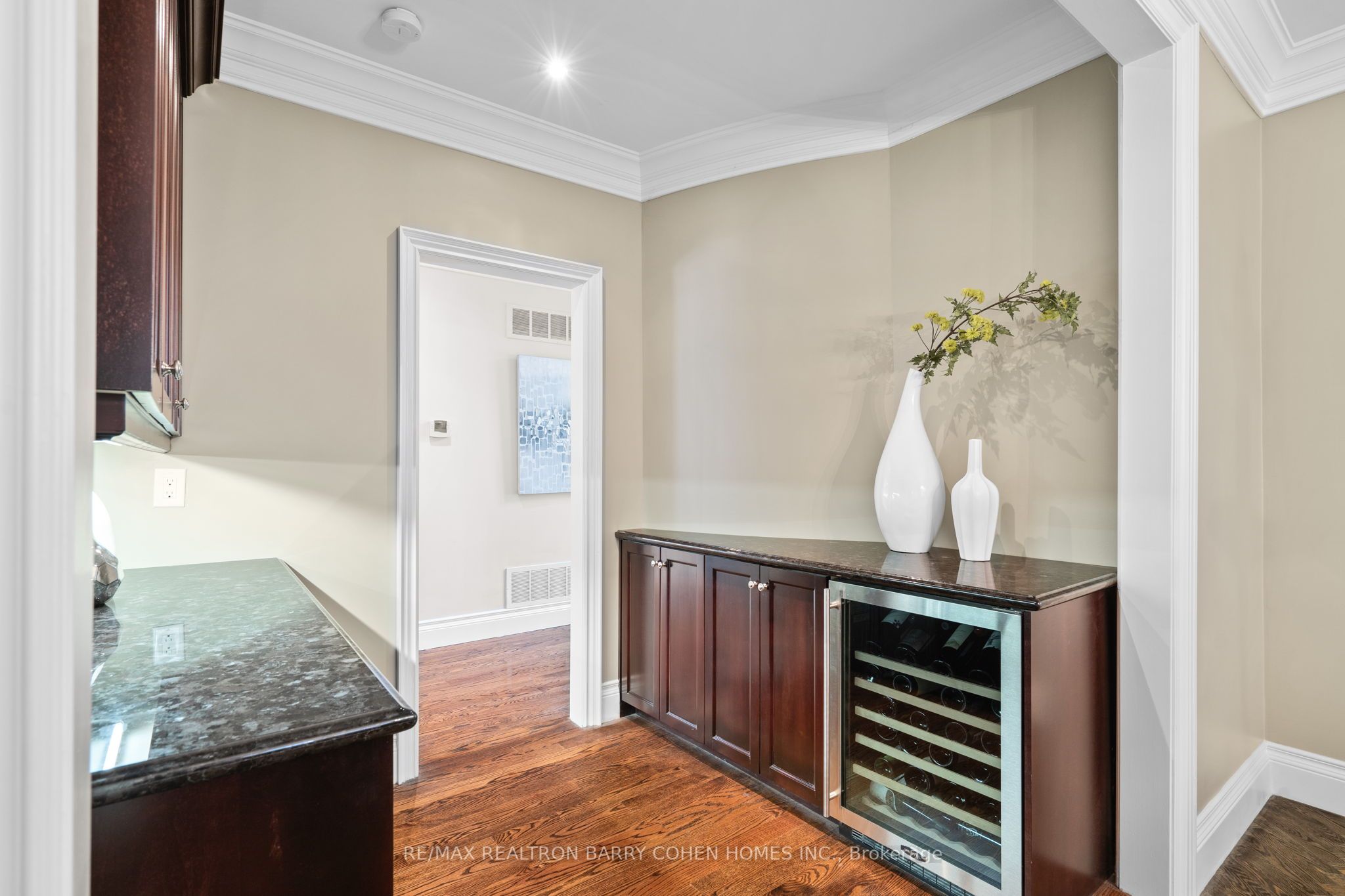 106 Highland Crescent Property Photo 8
