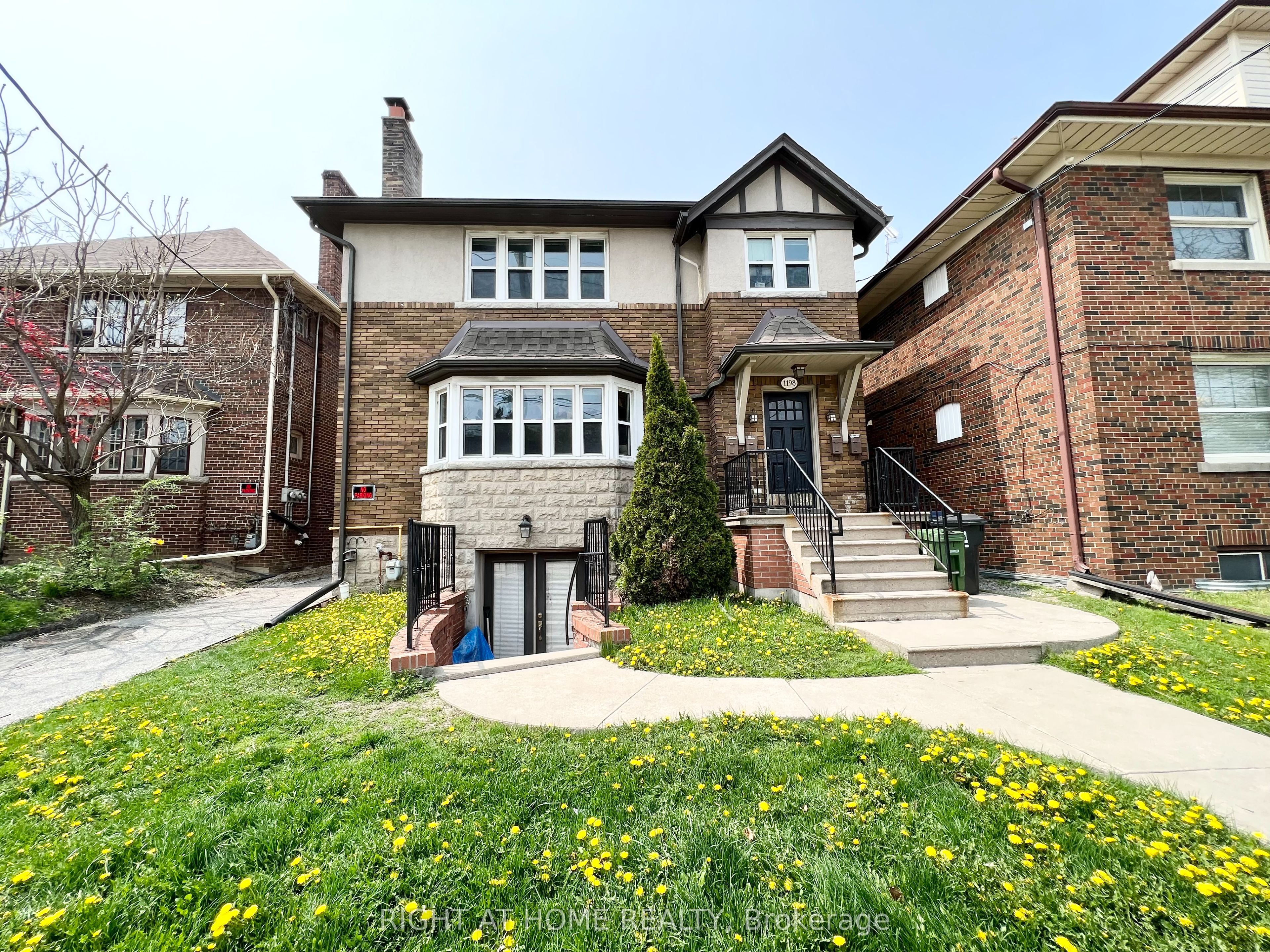 1198 Avenue Road Property Photo 1