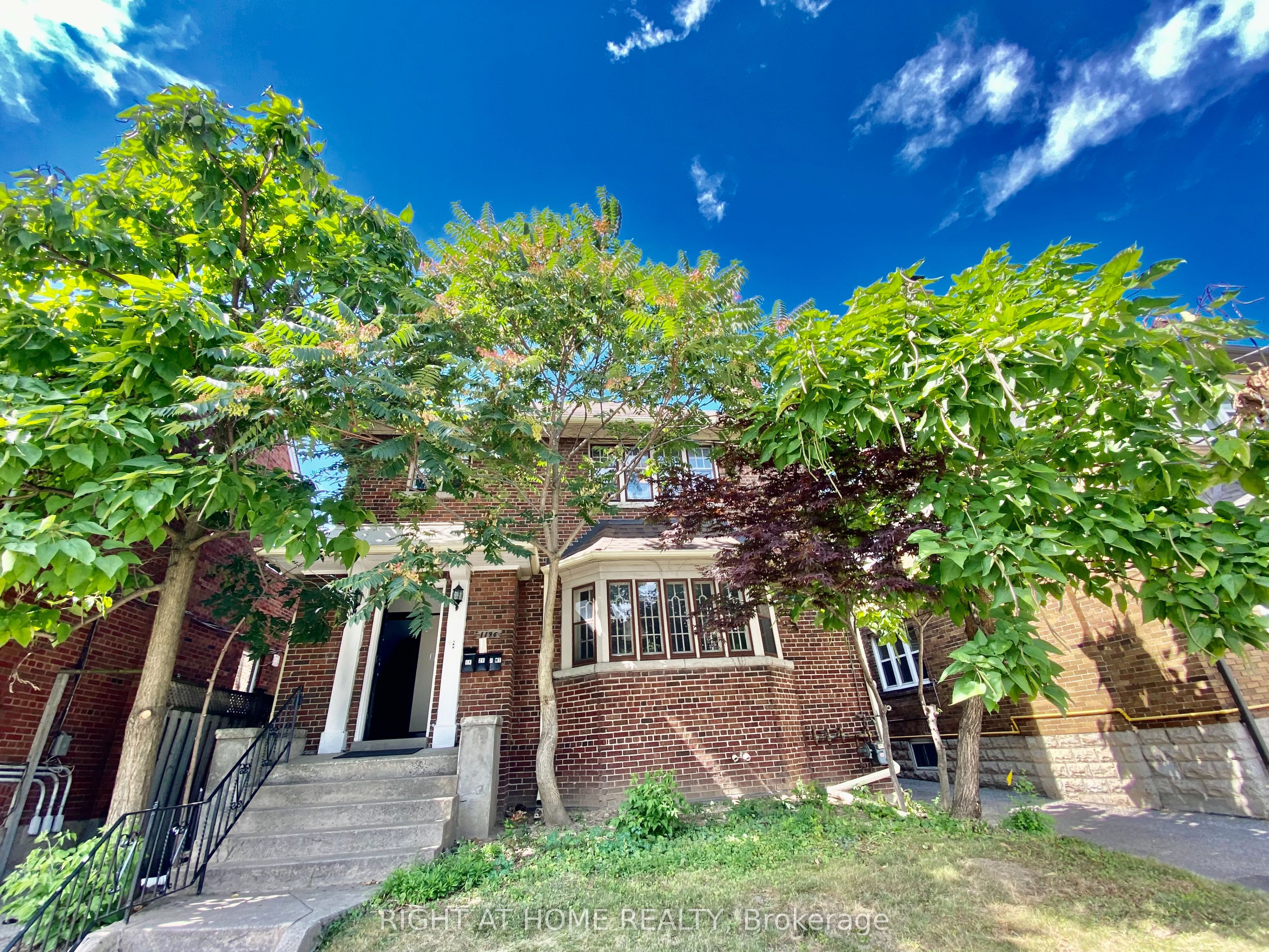 1196 Avenue Road Property Photo 1