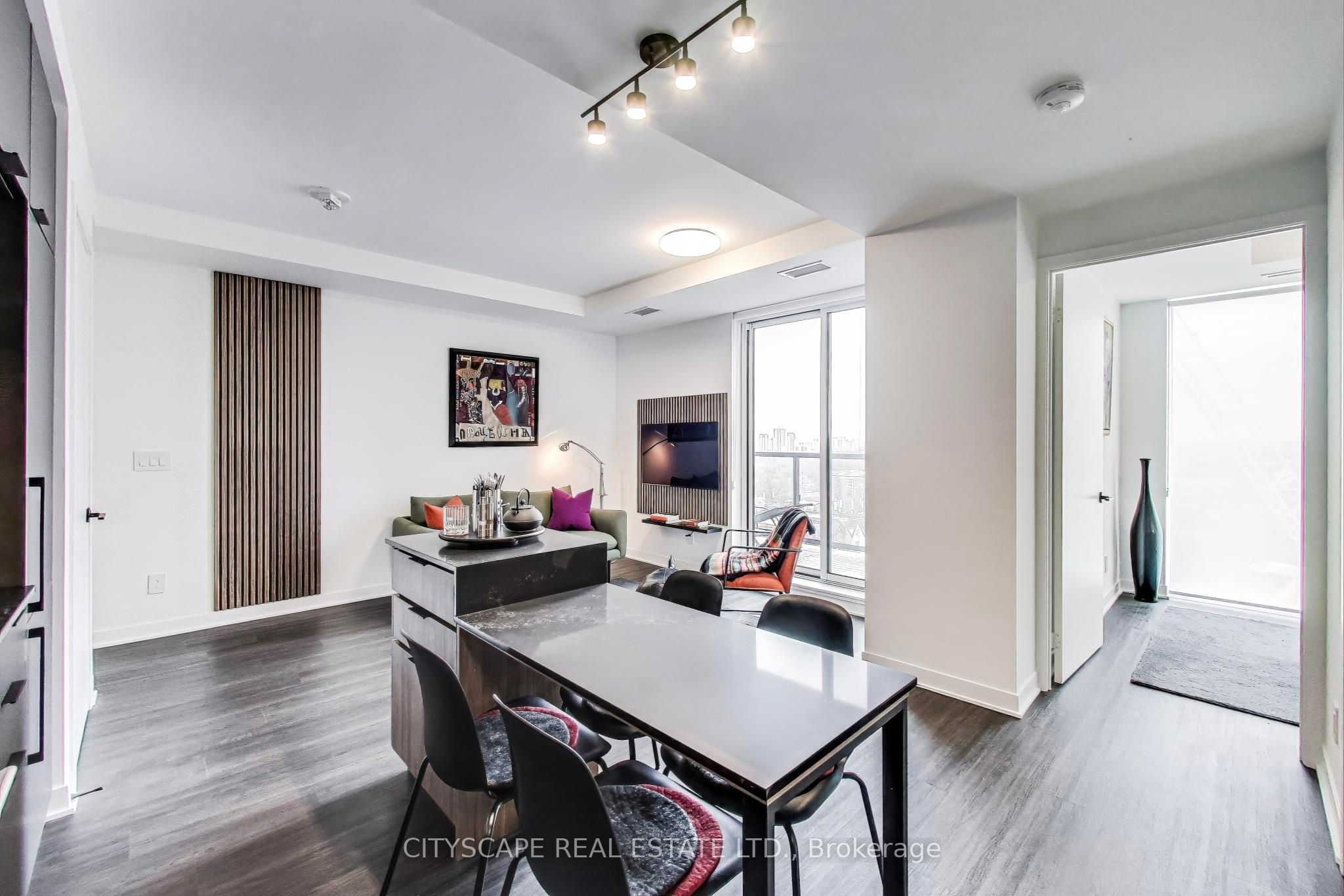 #1210 - 185 Alberta Avenue Property Photo 13