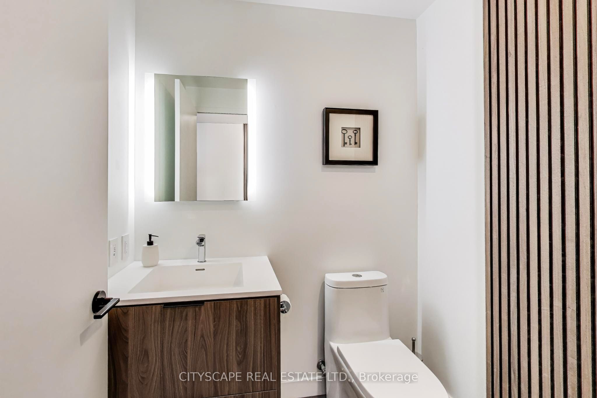 #1210 - 185 Alberta Avenue Property Photo 14