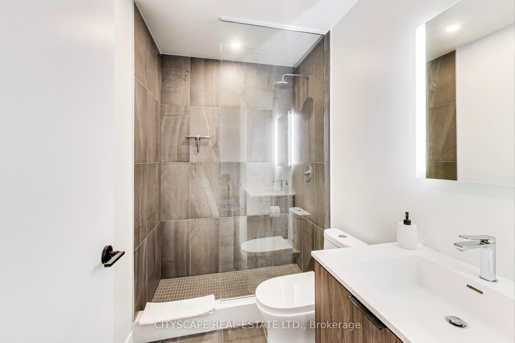 #1210 - 185 Alberta Avenue Property Photo 19