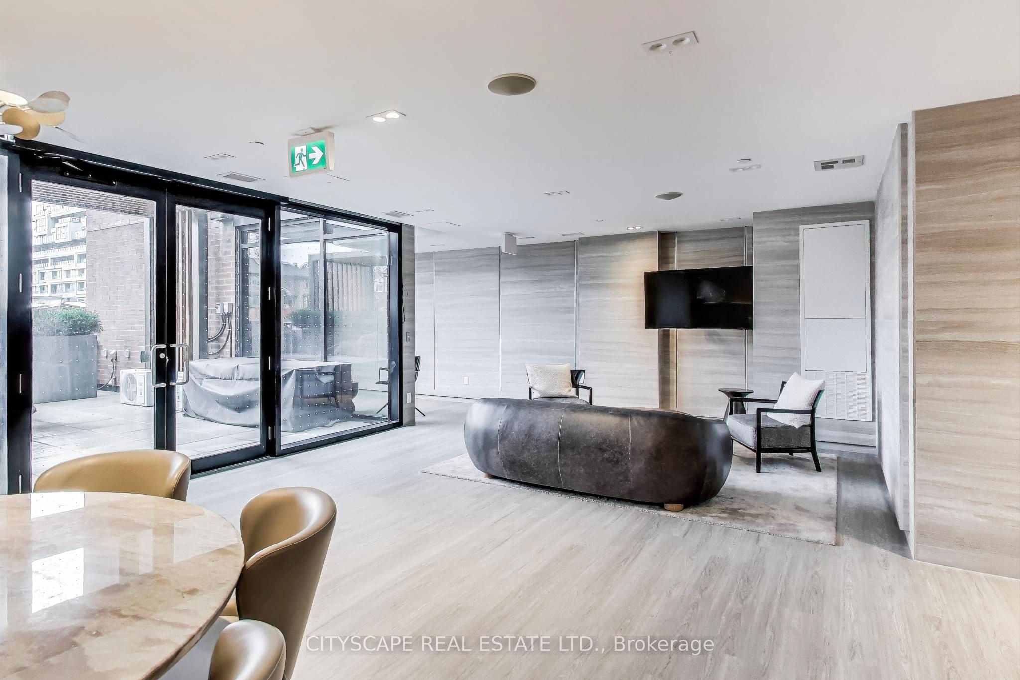 #1210 - 185 Alberta Avenue Property Photo 29