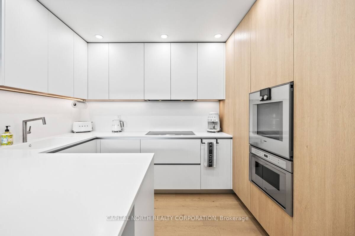 #1402 - 168 King Street Property Photo 8