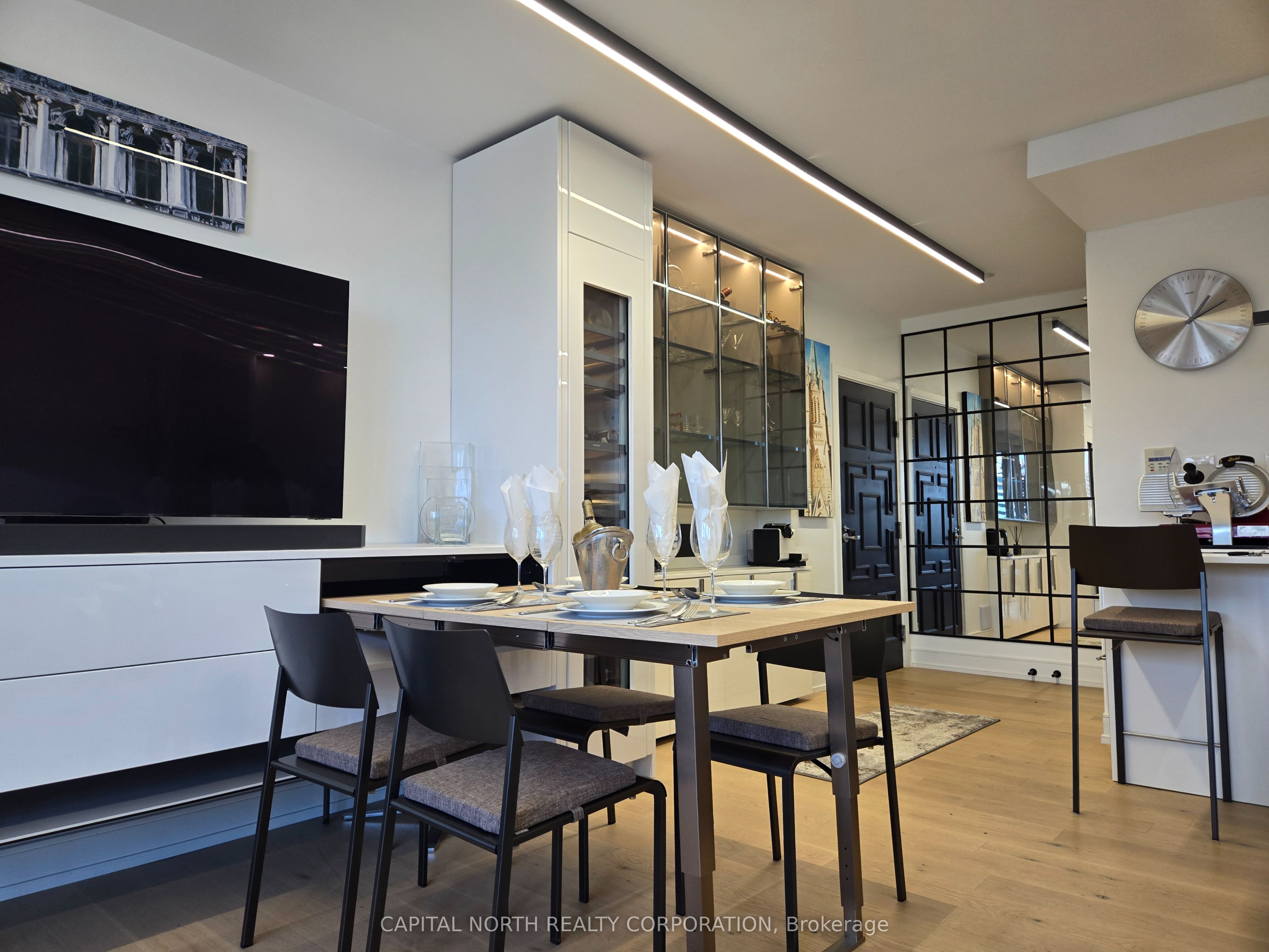#1402 - 168 King Street Property Photo 13
