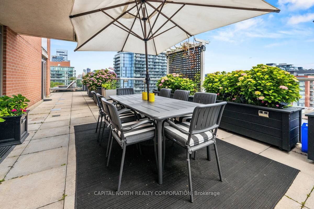 #1402 - 168 King Street Property Photo 15