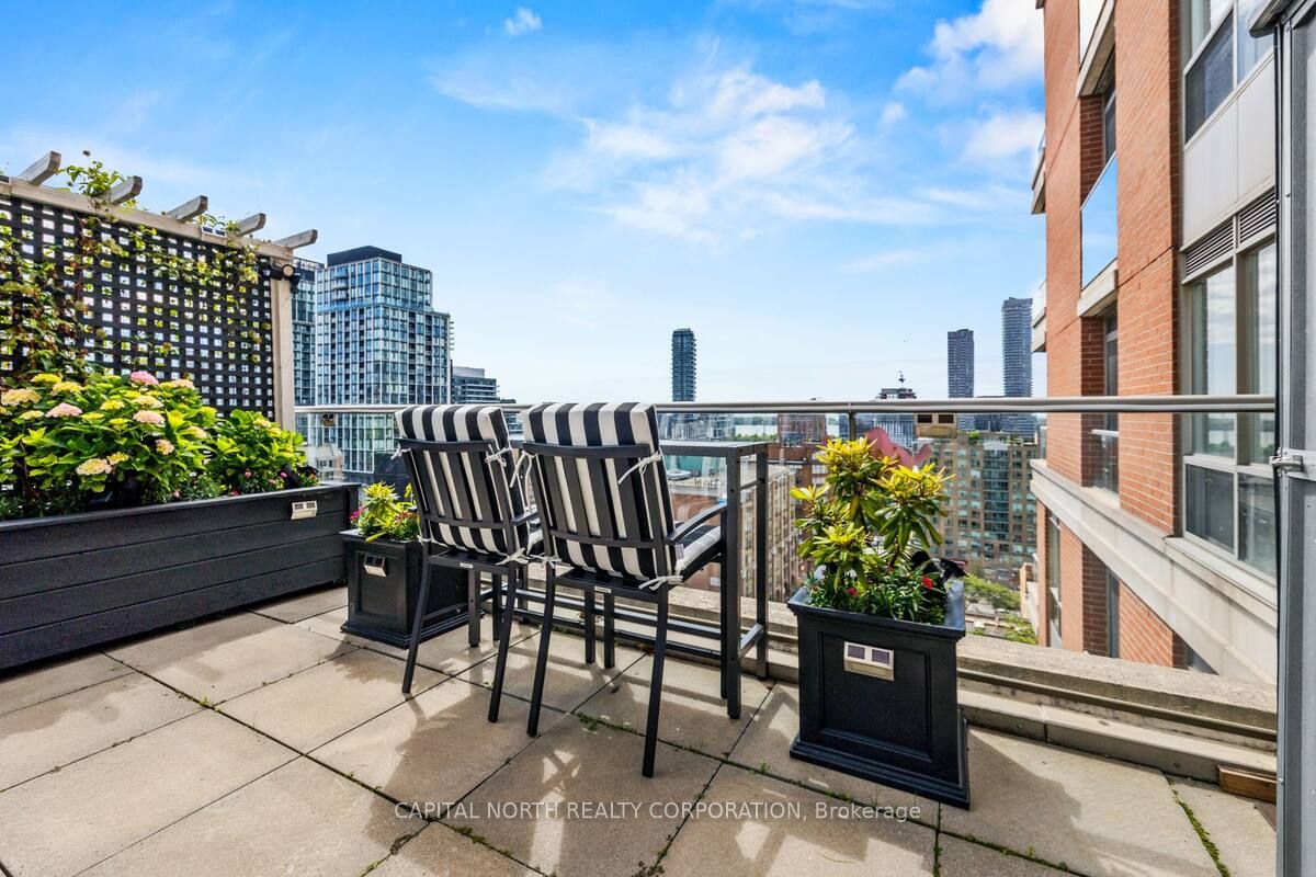 #1402 - 168 King Street Property Photo 17