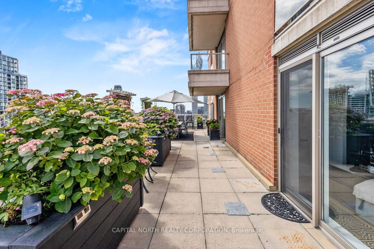 #1402 - 168 King Street Property Photo 26
