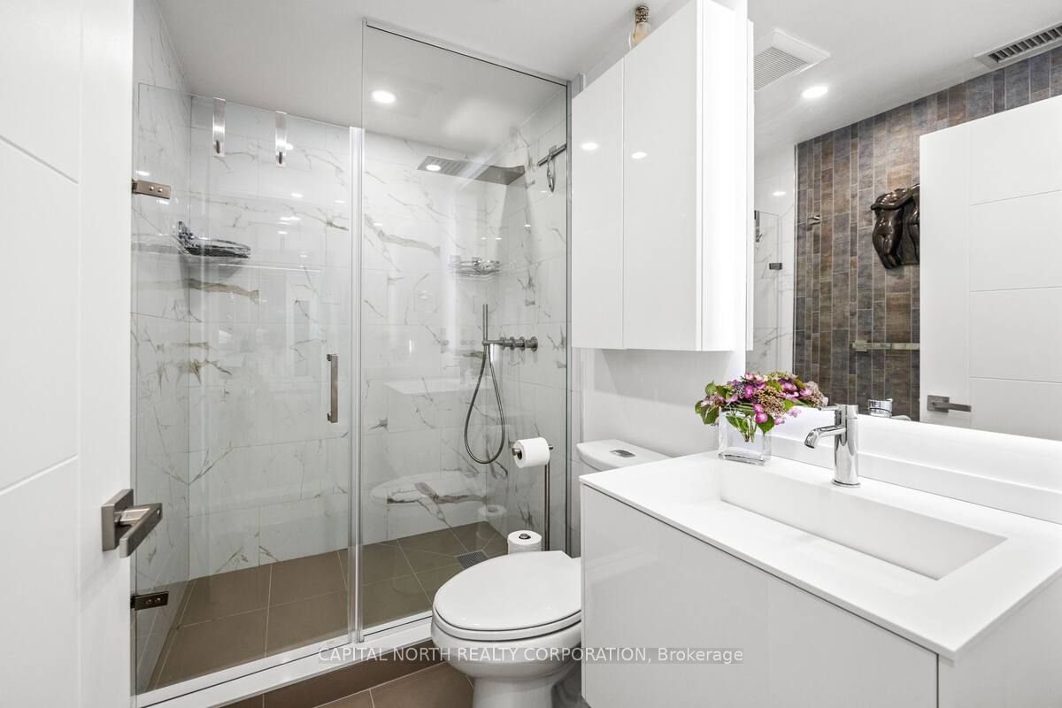 #1402 - 168 King Street Property Photo 33