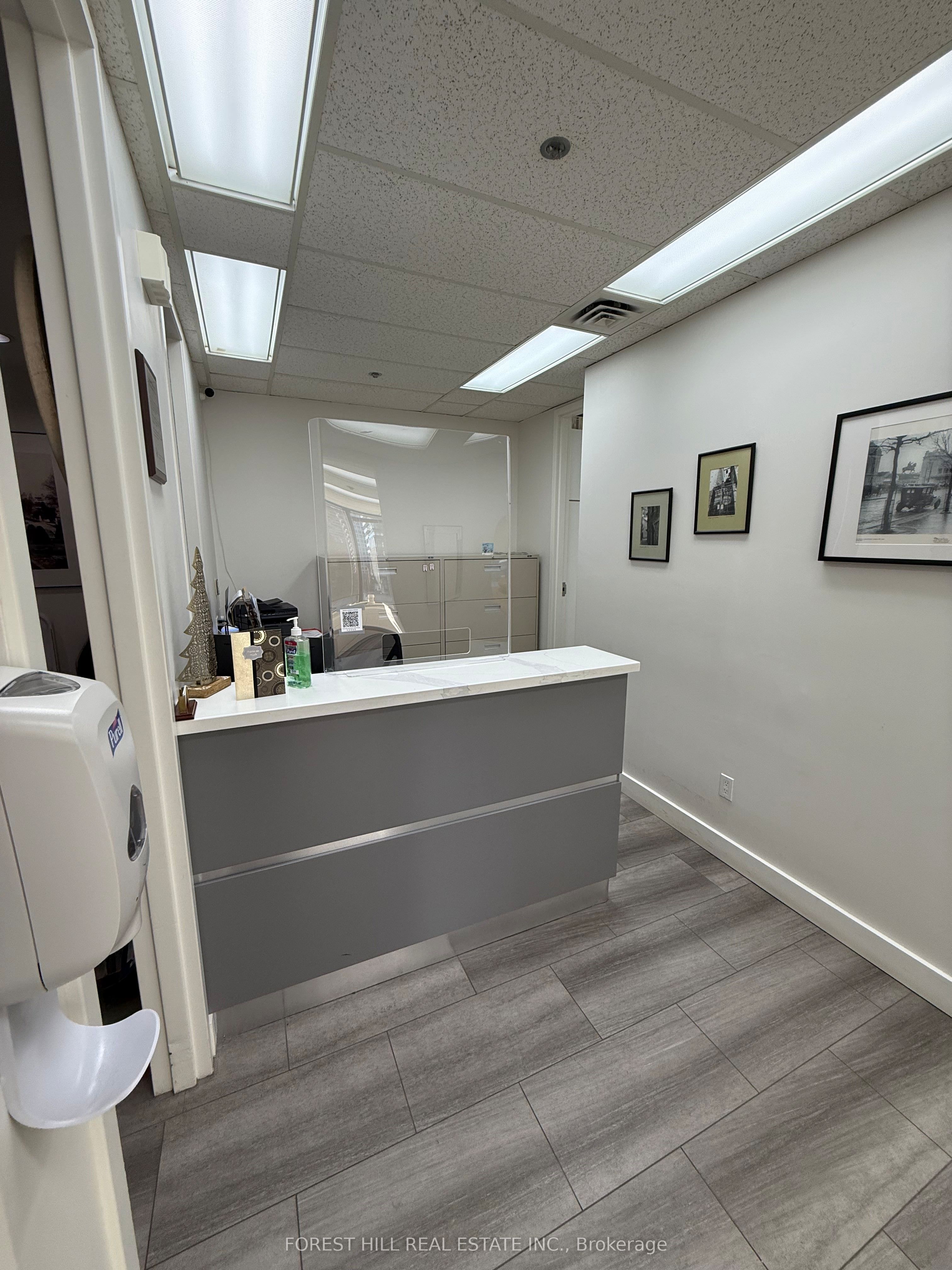 #705 - 2300 Yonge Street Property Photo 4