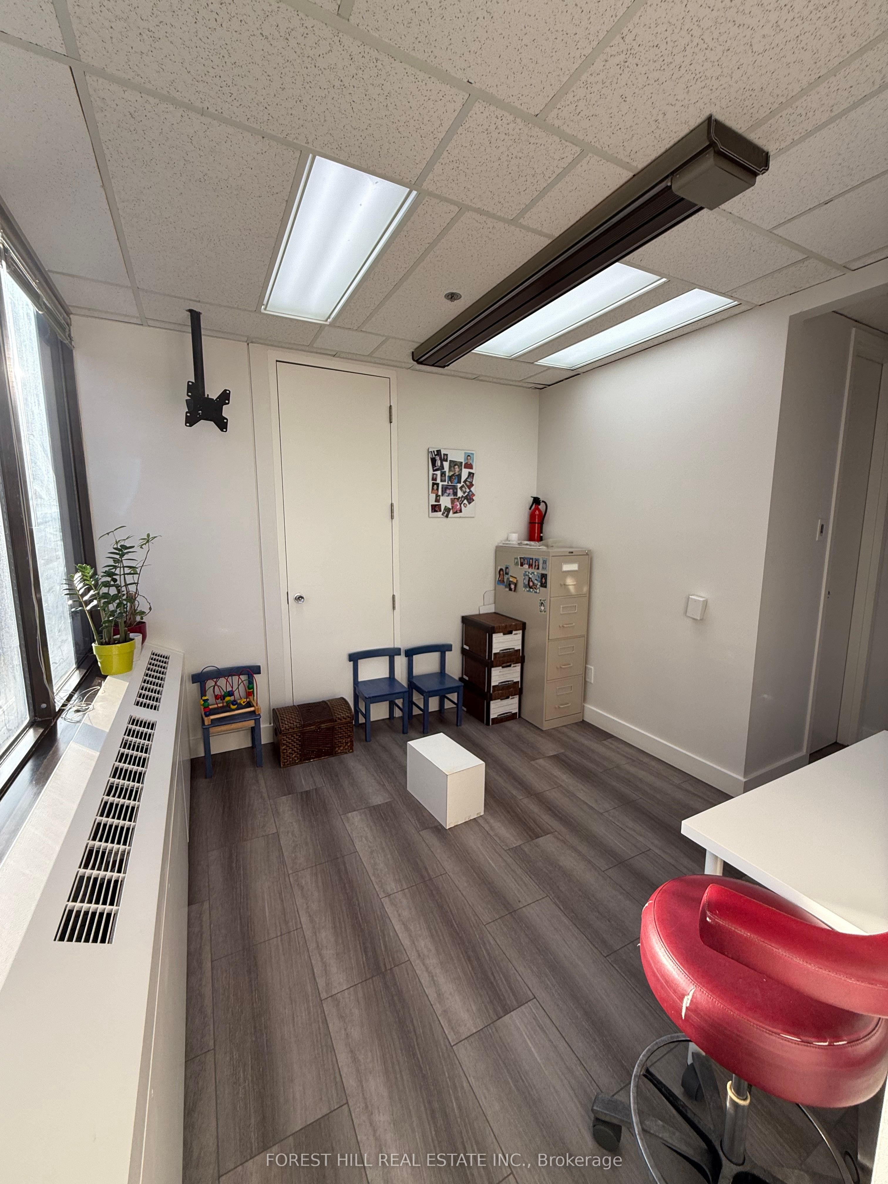 #705 - 2300 Yonge Street Property Photo 11