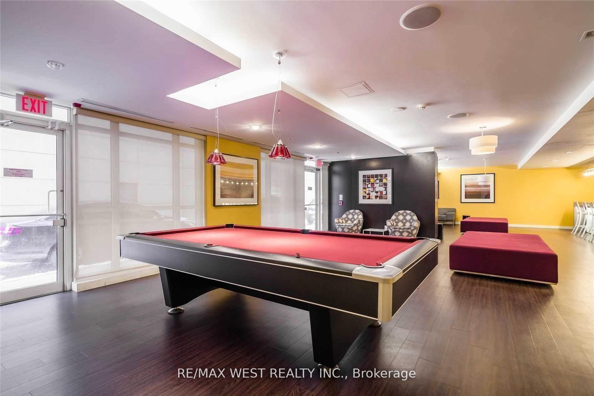#429 - 5 Hanna Avenue Property Photo 6