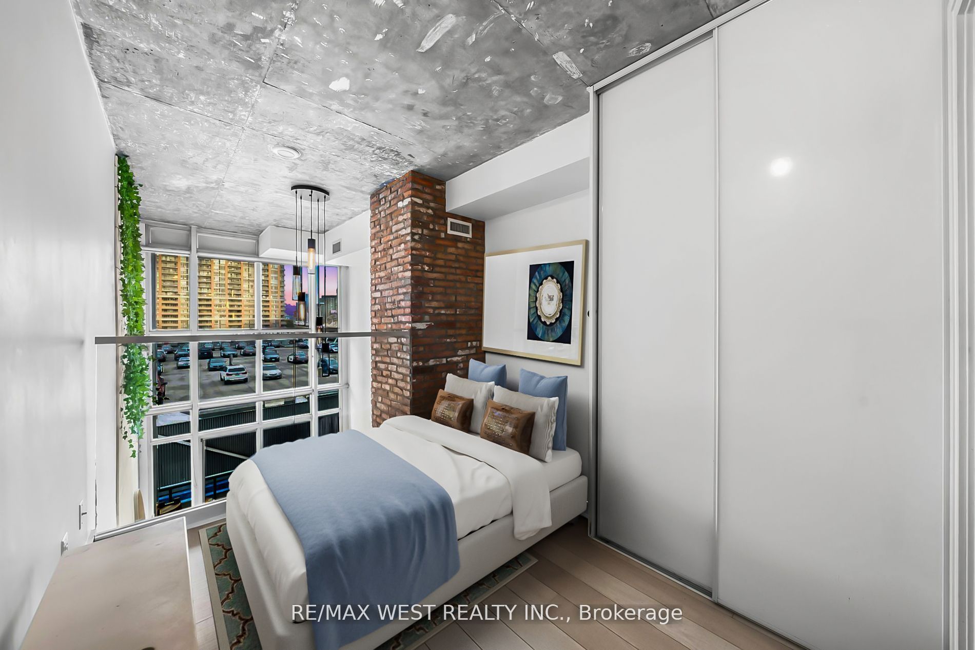 #429 - 5 Hanna Avenue Property Photo 10
