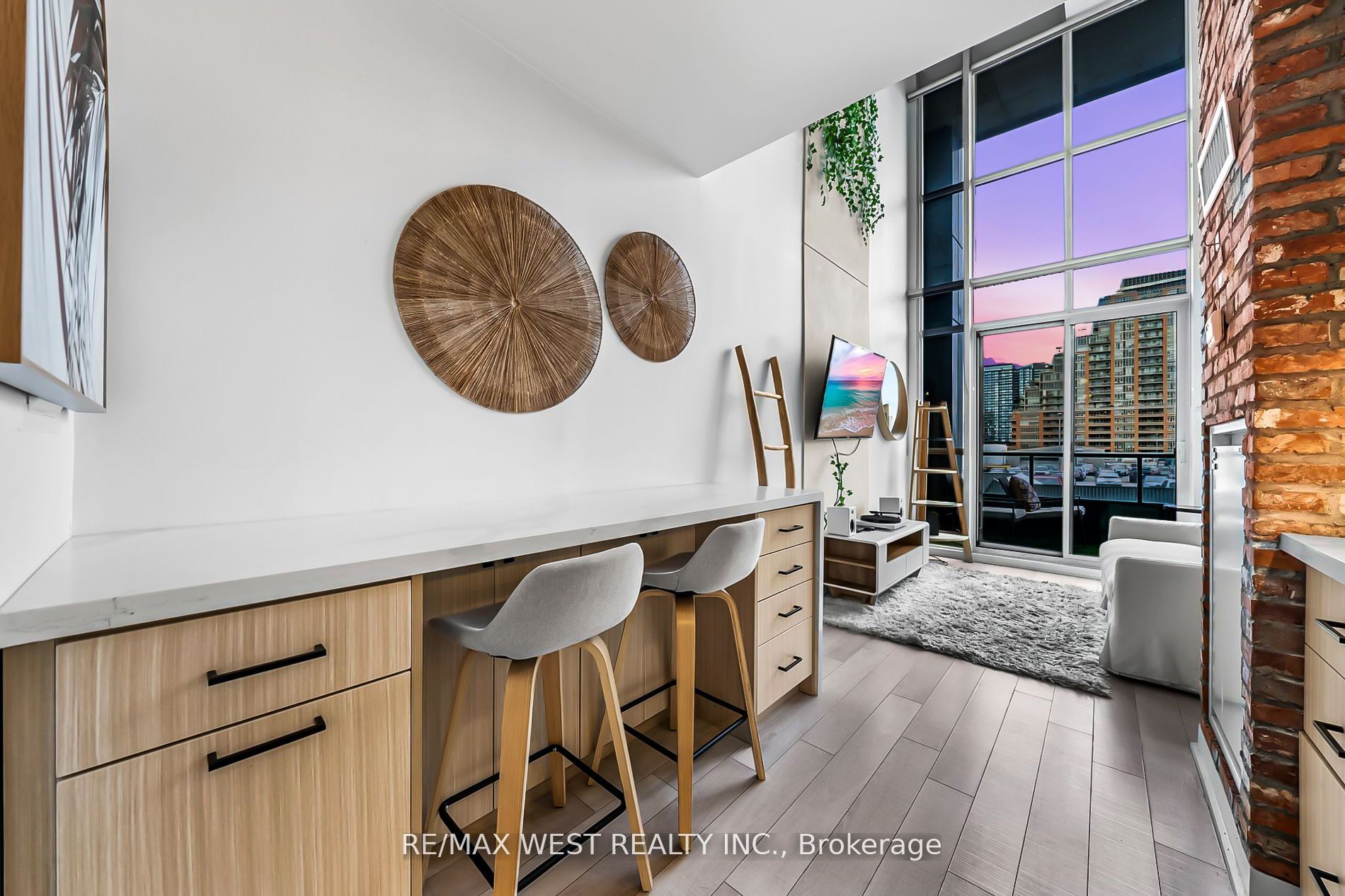 #429 - 5 Hanna Avenue Property Photo 20