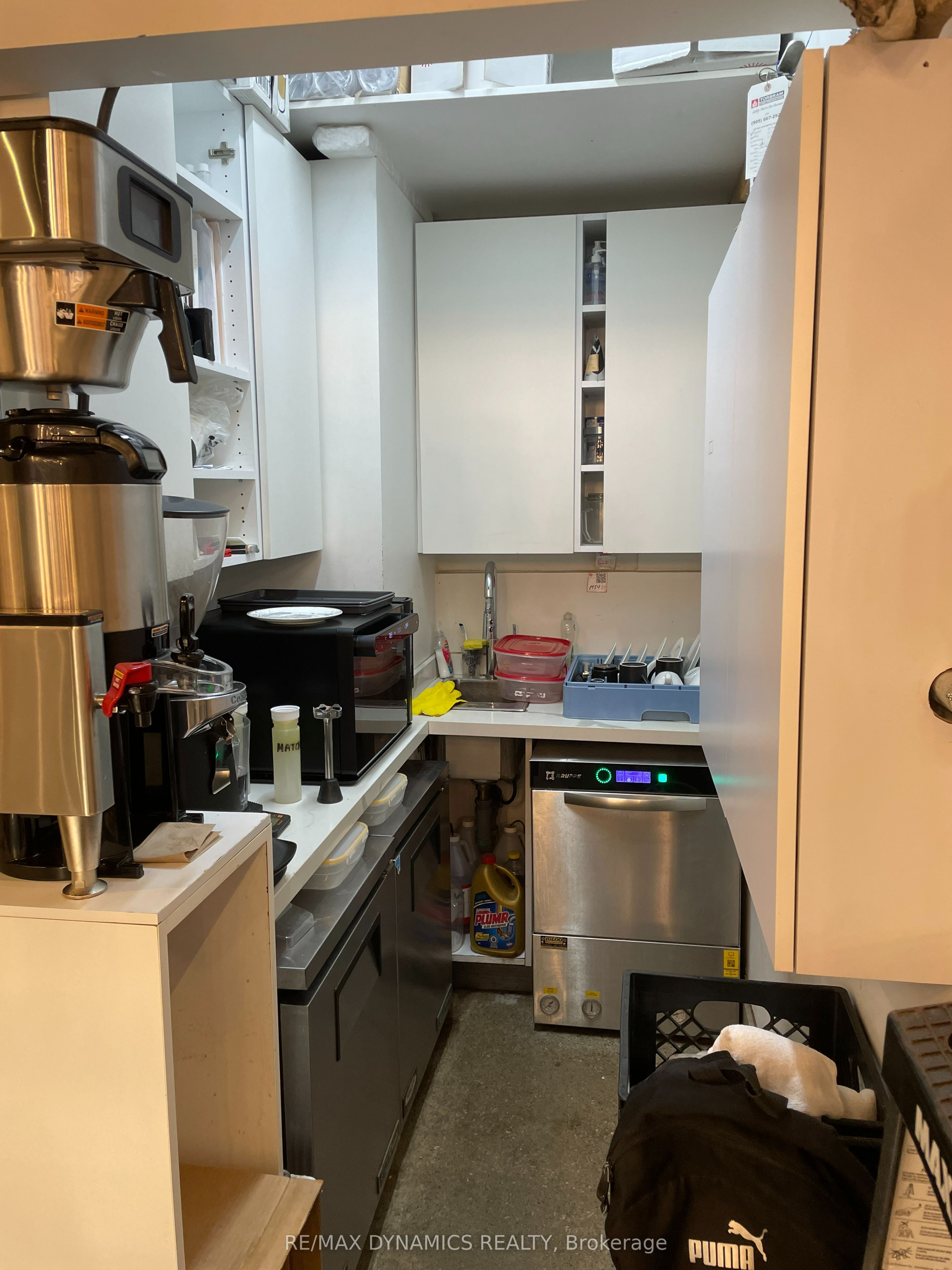 #b2 - 717 Bay Street Property Photo 9