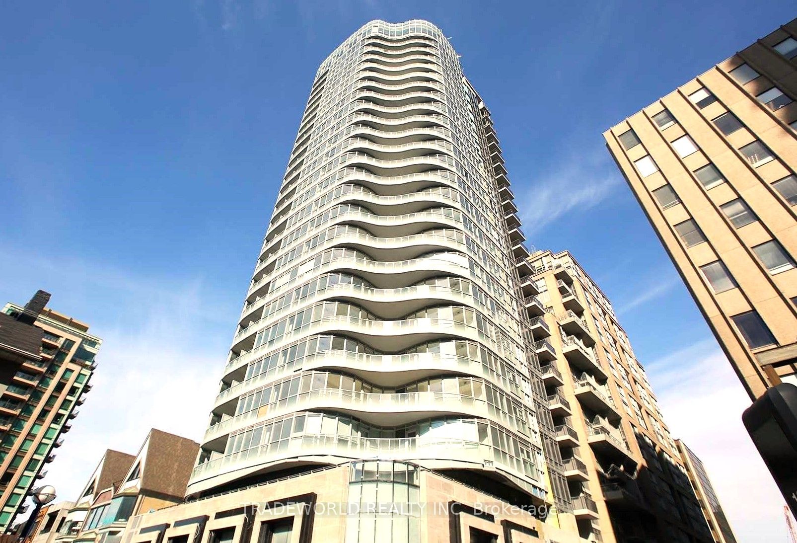 #902 - 88 Cumberland Street Property Photo 1