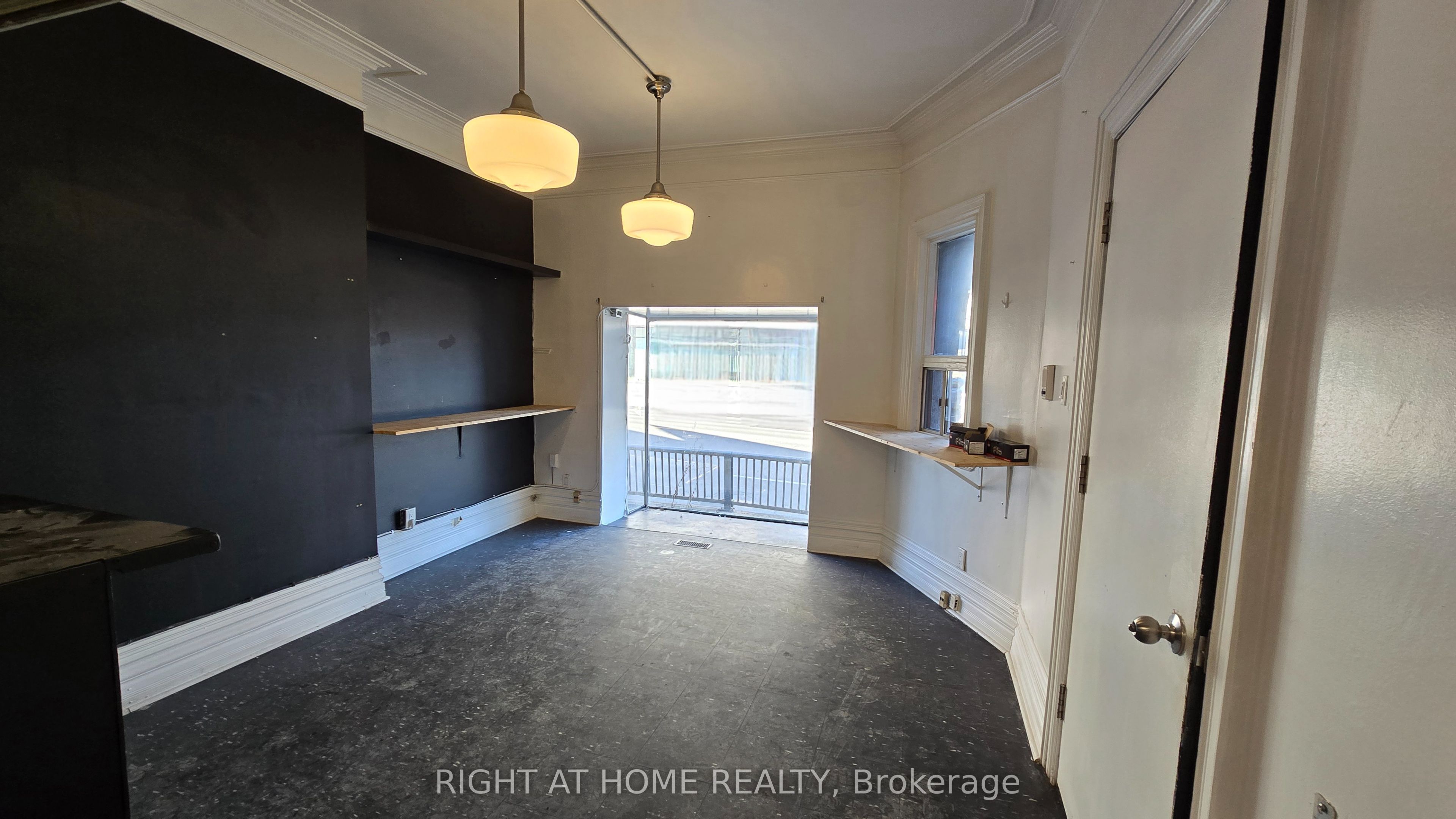 284 Avenue Road Property Photo 5