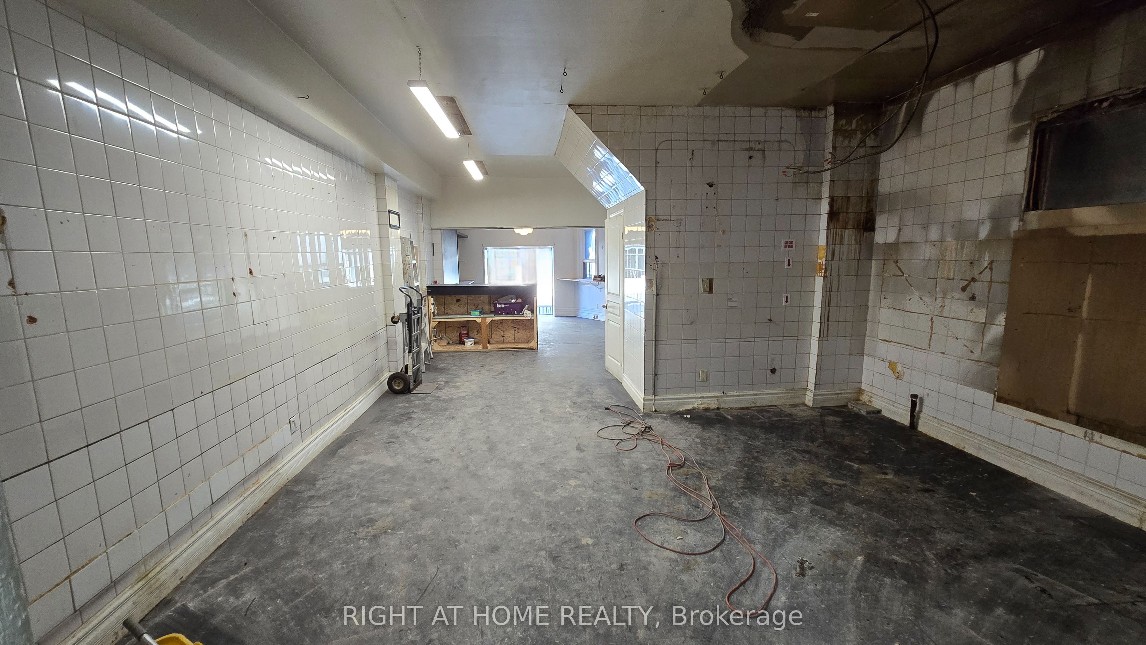 284 Avenue Road Property Photo 6