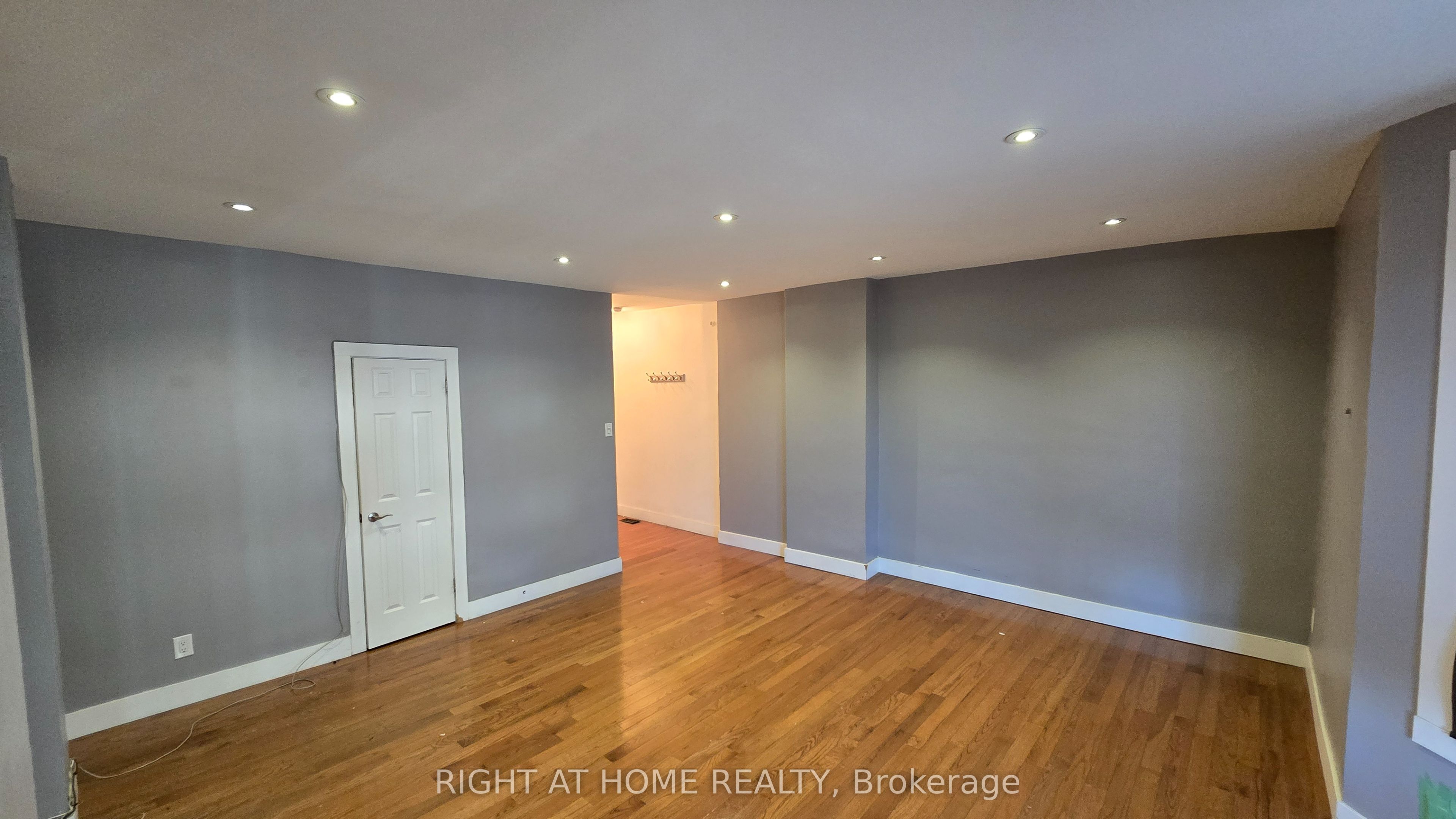 284 Avenue Road Property Photo 11