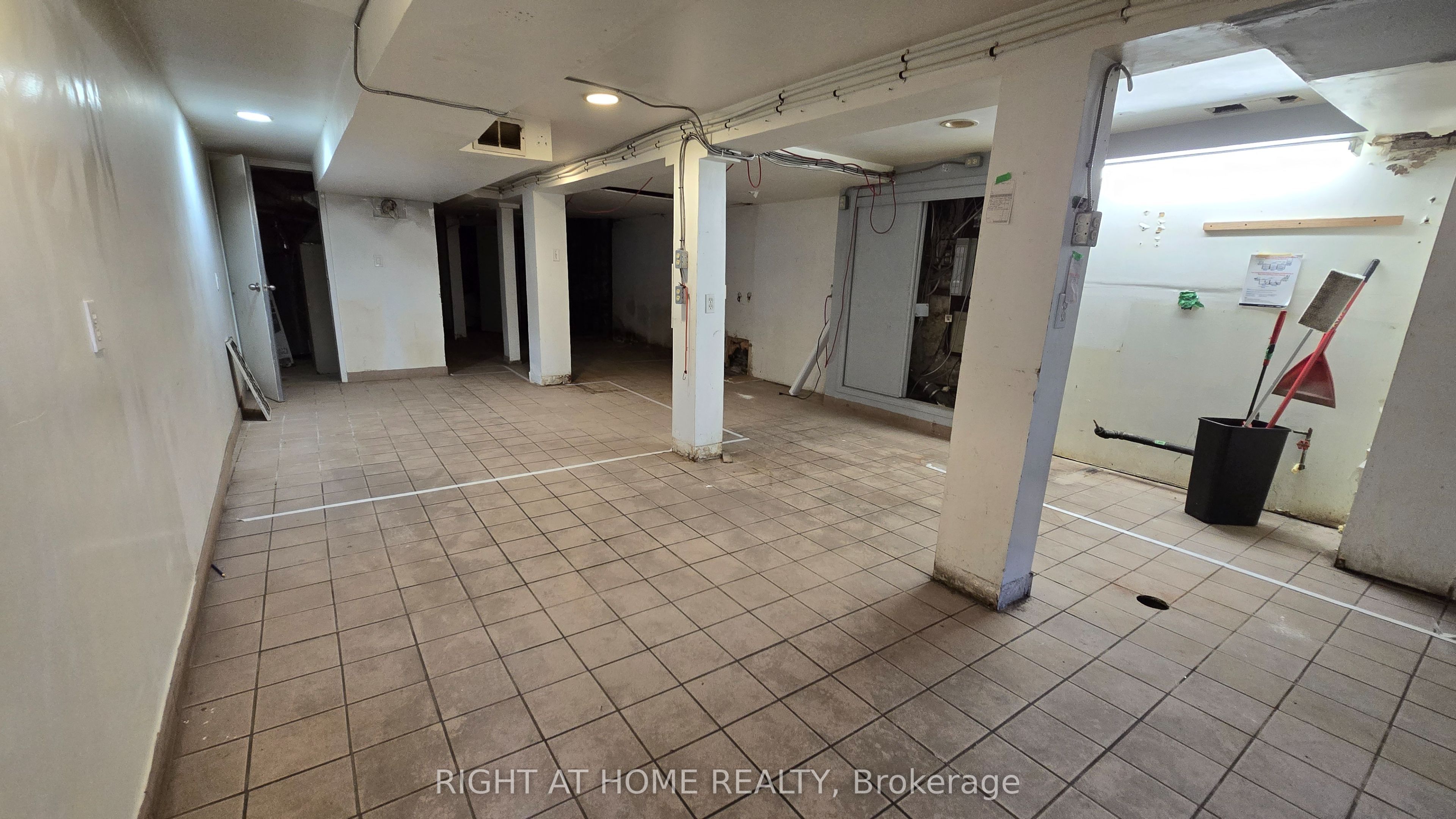 284 Avenue Road Property Photo 21
