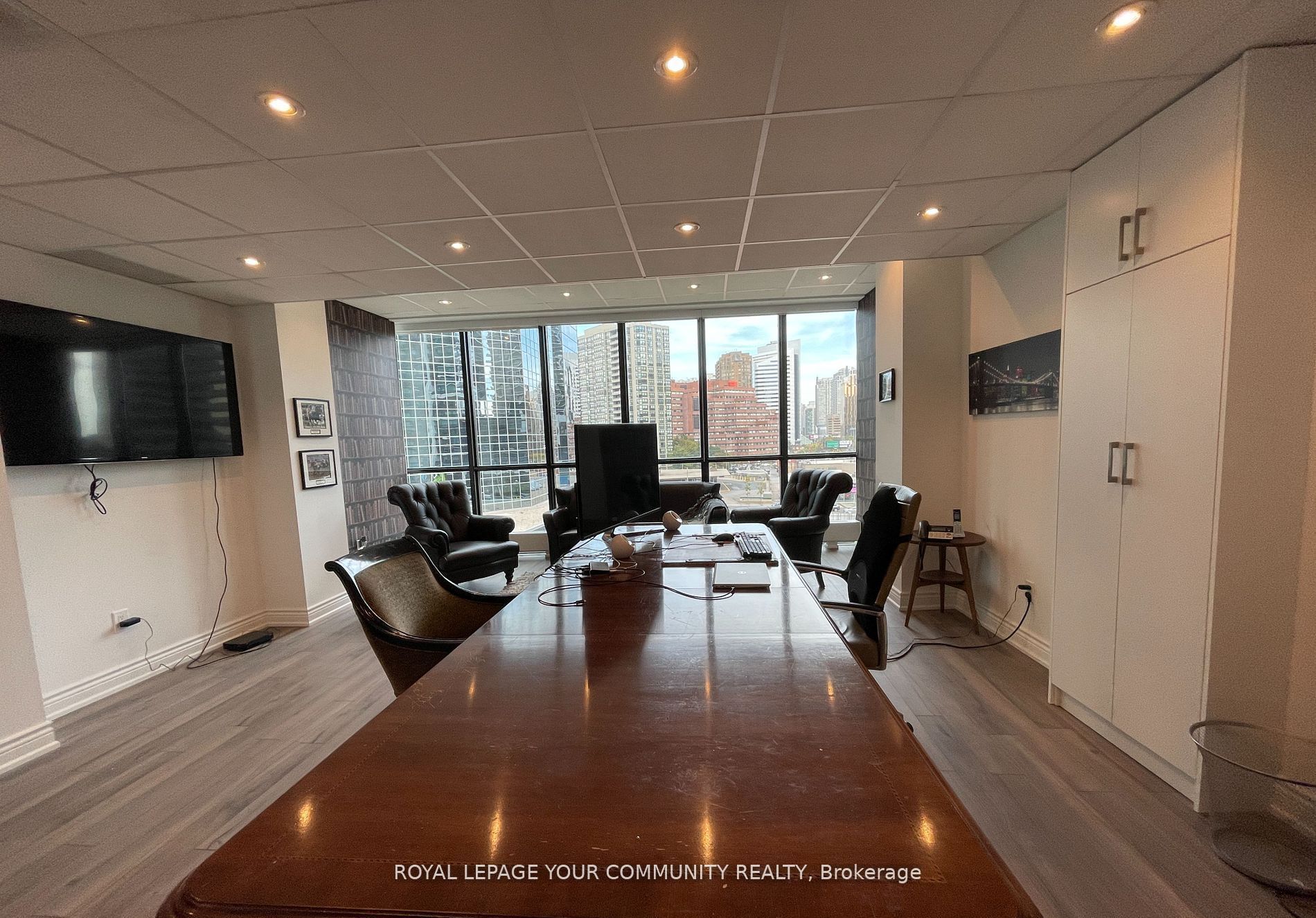 #318 - 4750 Yonge Street Property Photo 2