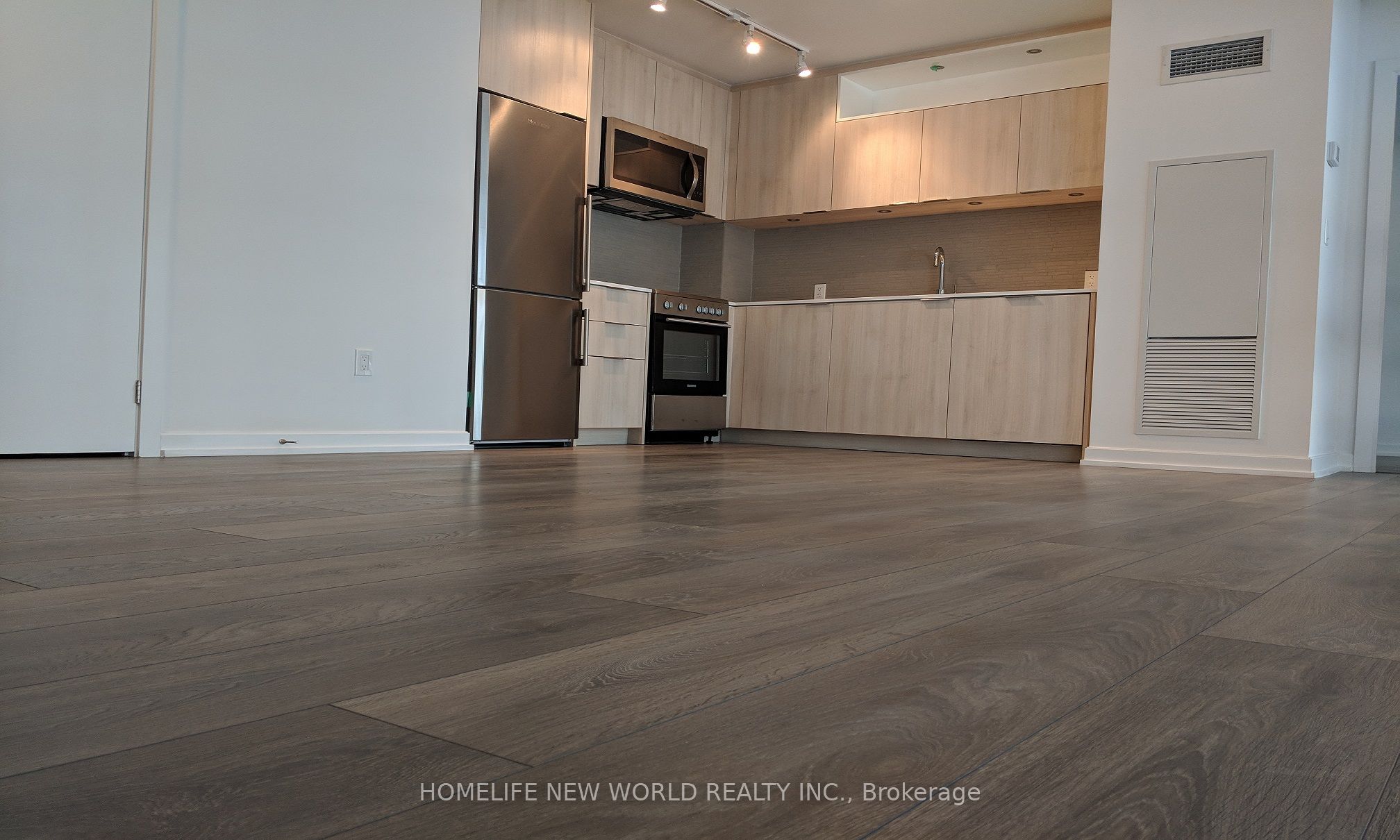 #203 - 50 Forest Manor Road Property Photo 1