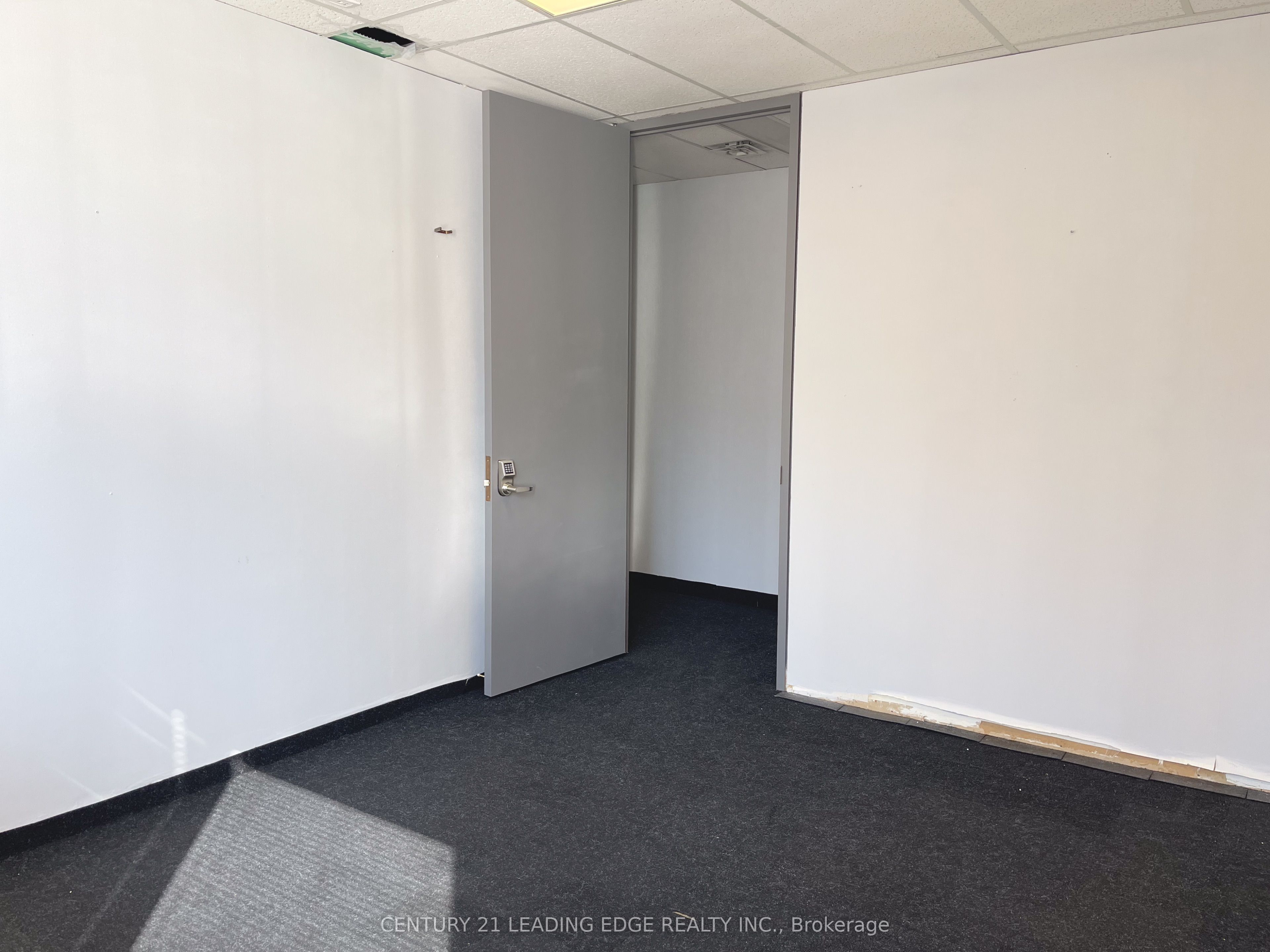 #920 - 920 Yonge Street Property Photo 8