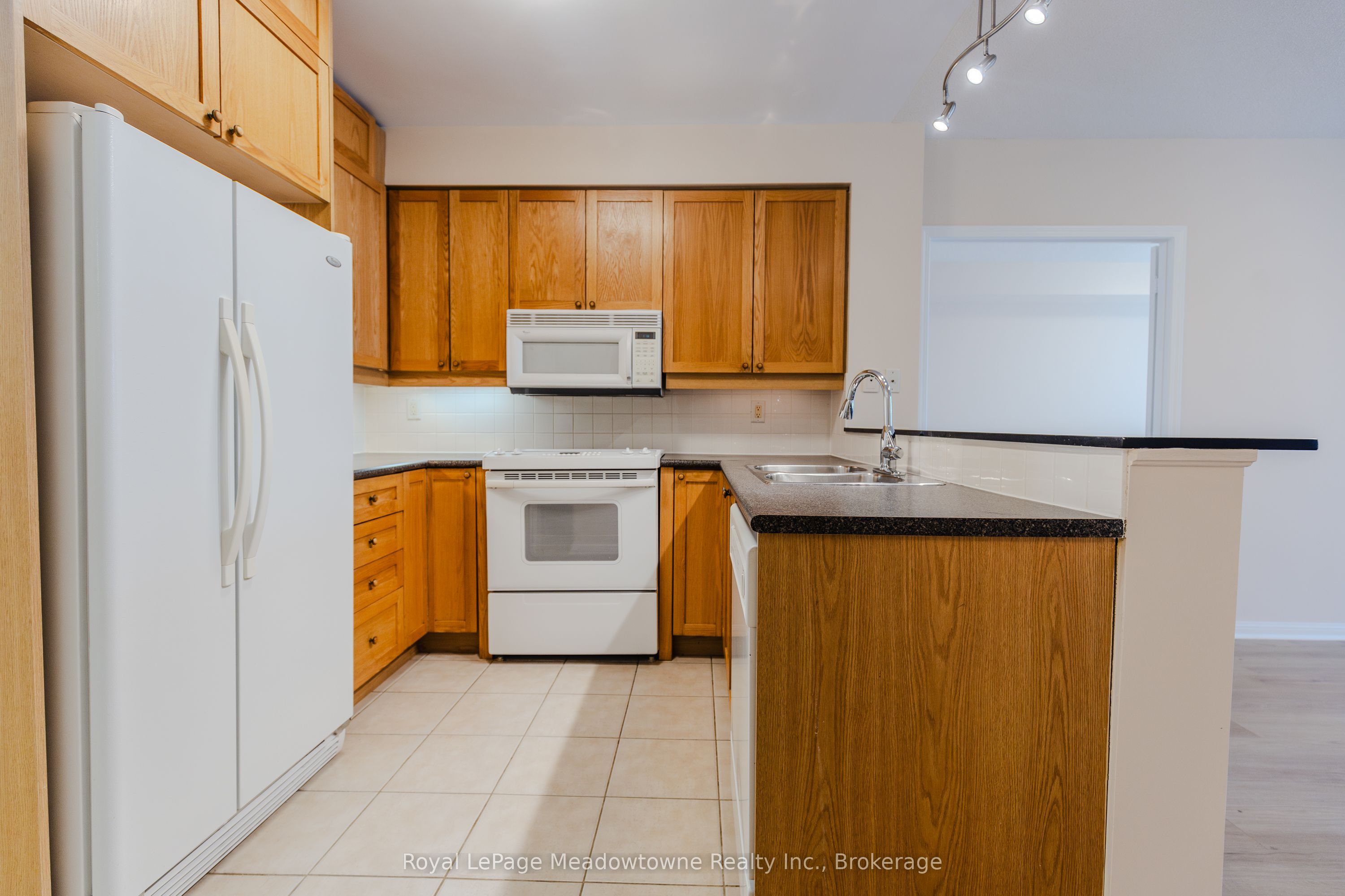 #511 - 1801 Bayview Avenue Property Photo 7
