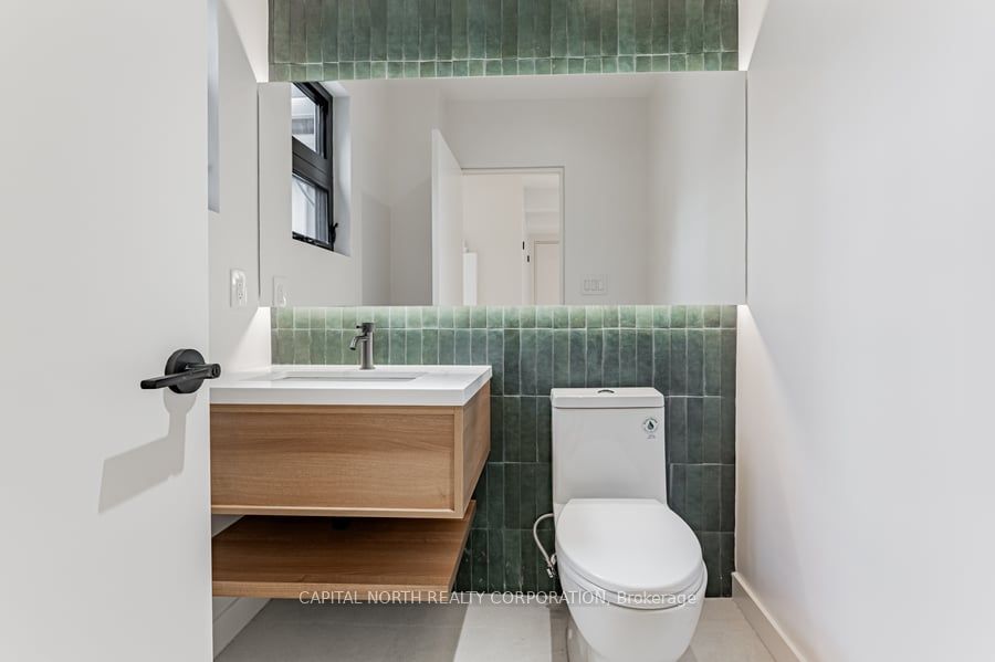 366 Bloor Street Property Photo 2