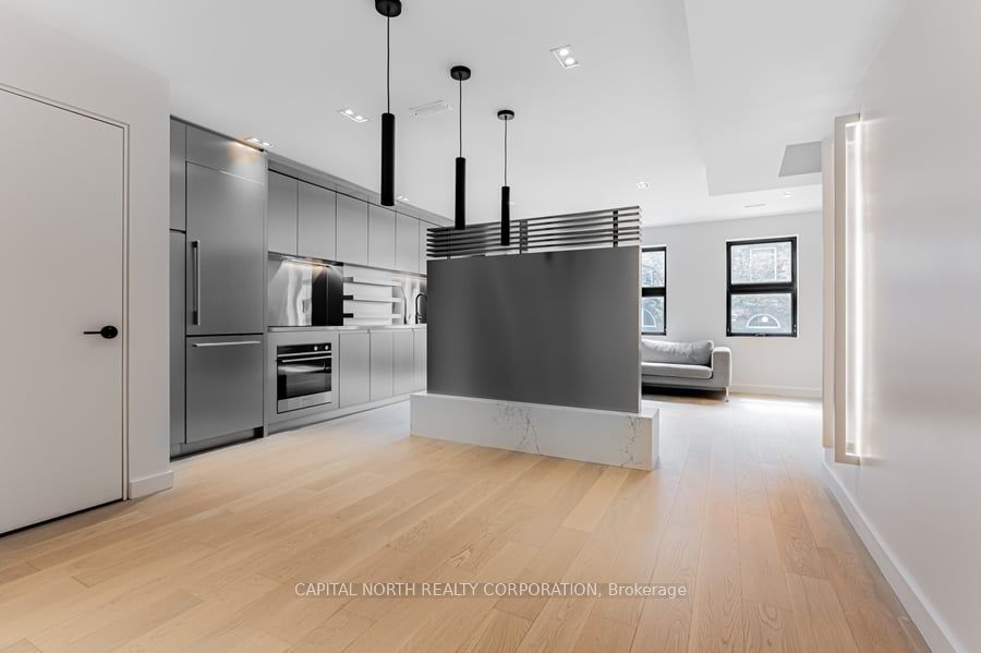 366 Bloor Street Property Photo 5