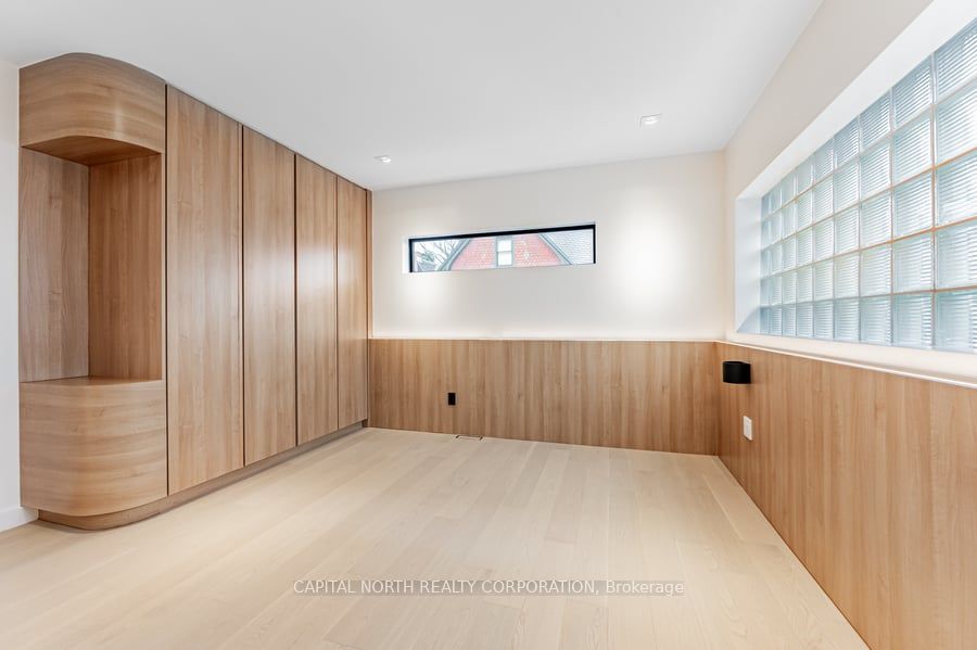 366 Bloor Street Property Photo 10
