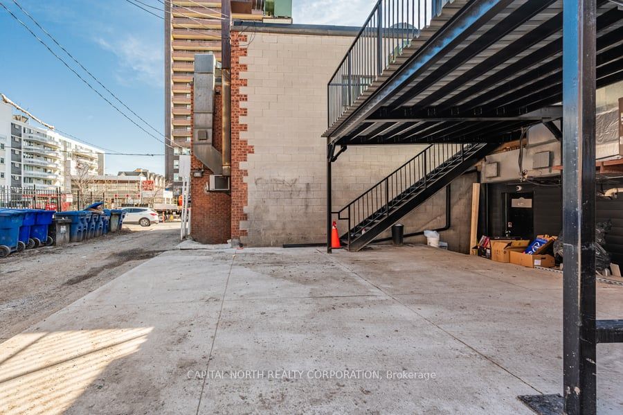 366 Bloor Street Property Photo 11