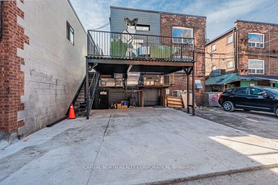 366 Bloor Street Property Photo 12