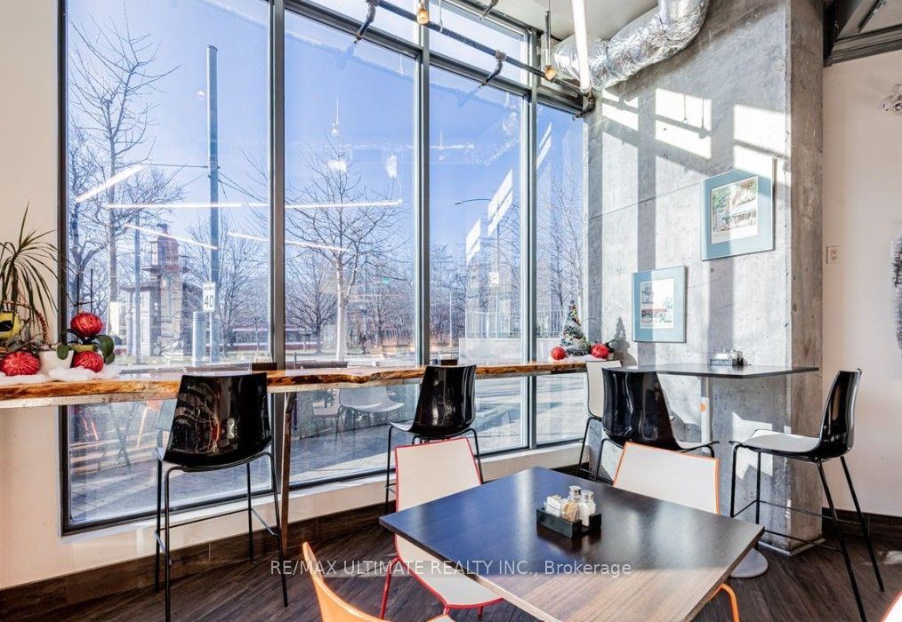 #8 - 215 Fort York Boulevard Property Photo 13
