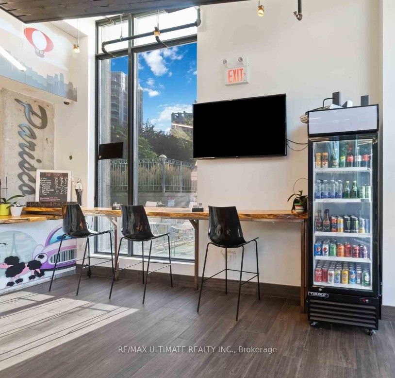 #8 - 215 Fort York Boulevard Property Photo 17